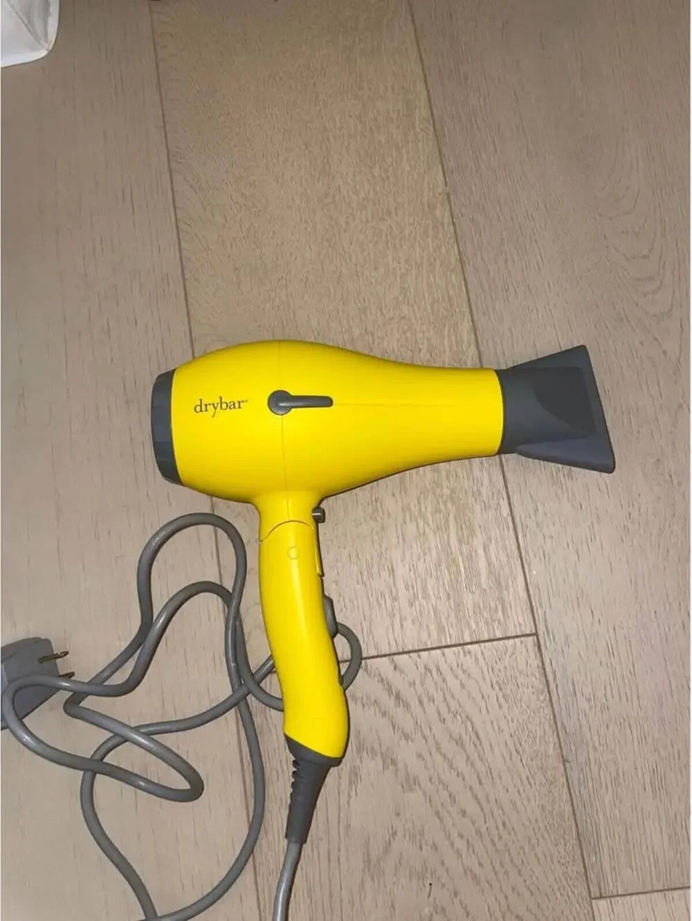 Drybar Buttercup Blow Dryer (READ DESCRIPTION)